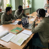 Consultor de Cross Puente asesorando a cliente sobre trabajo en Europa